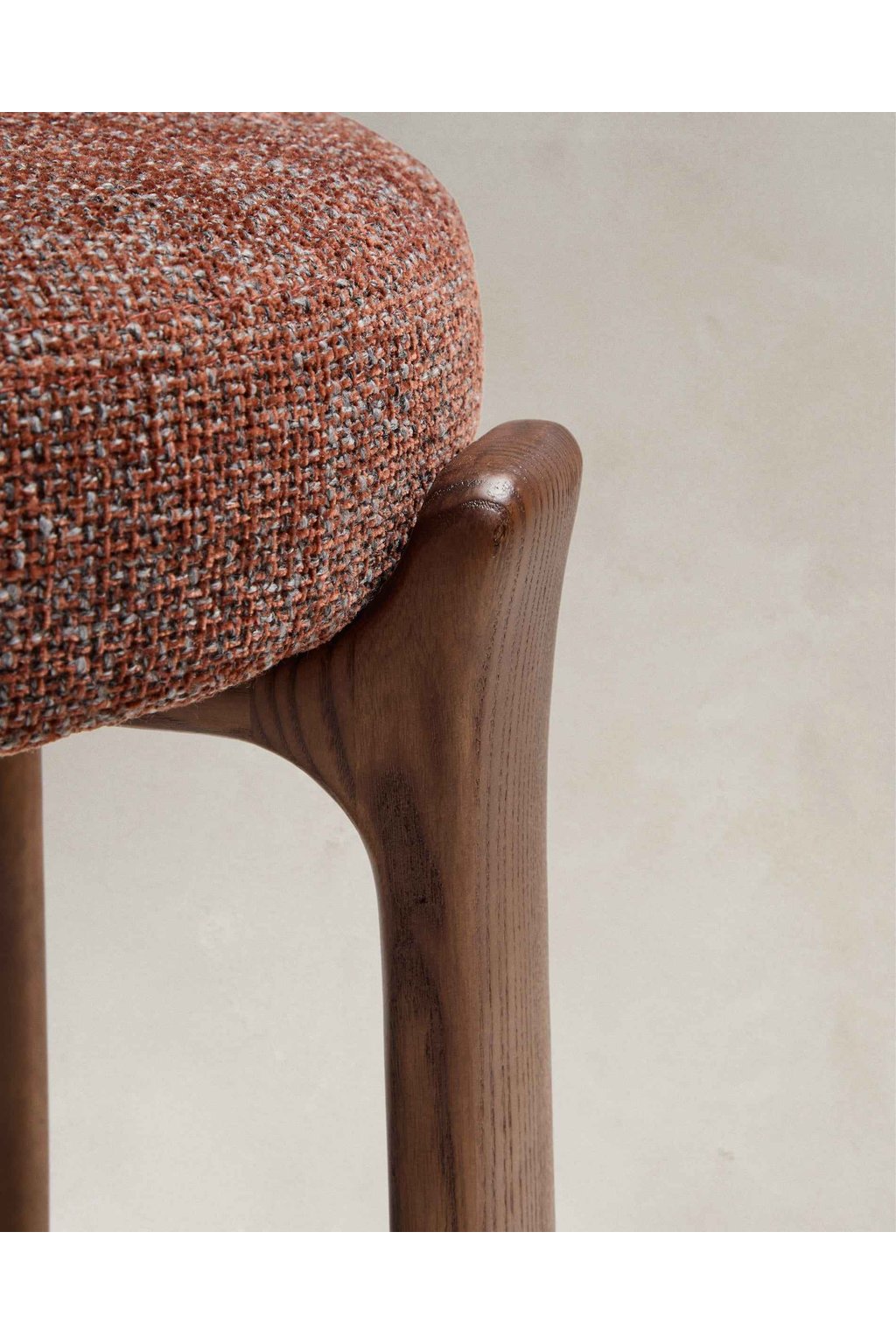 Granite 75 Walnut Barová Stolička 8 Granite 75 Walnut Barová Stolička – Obrázok 8