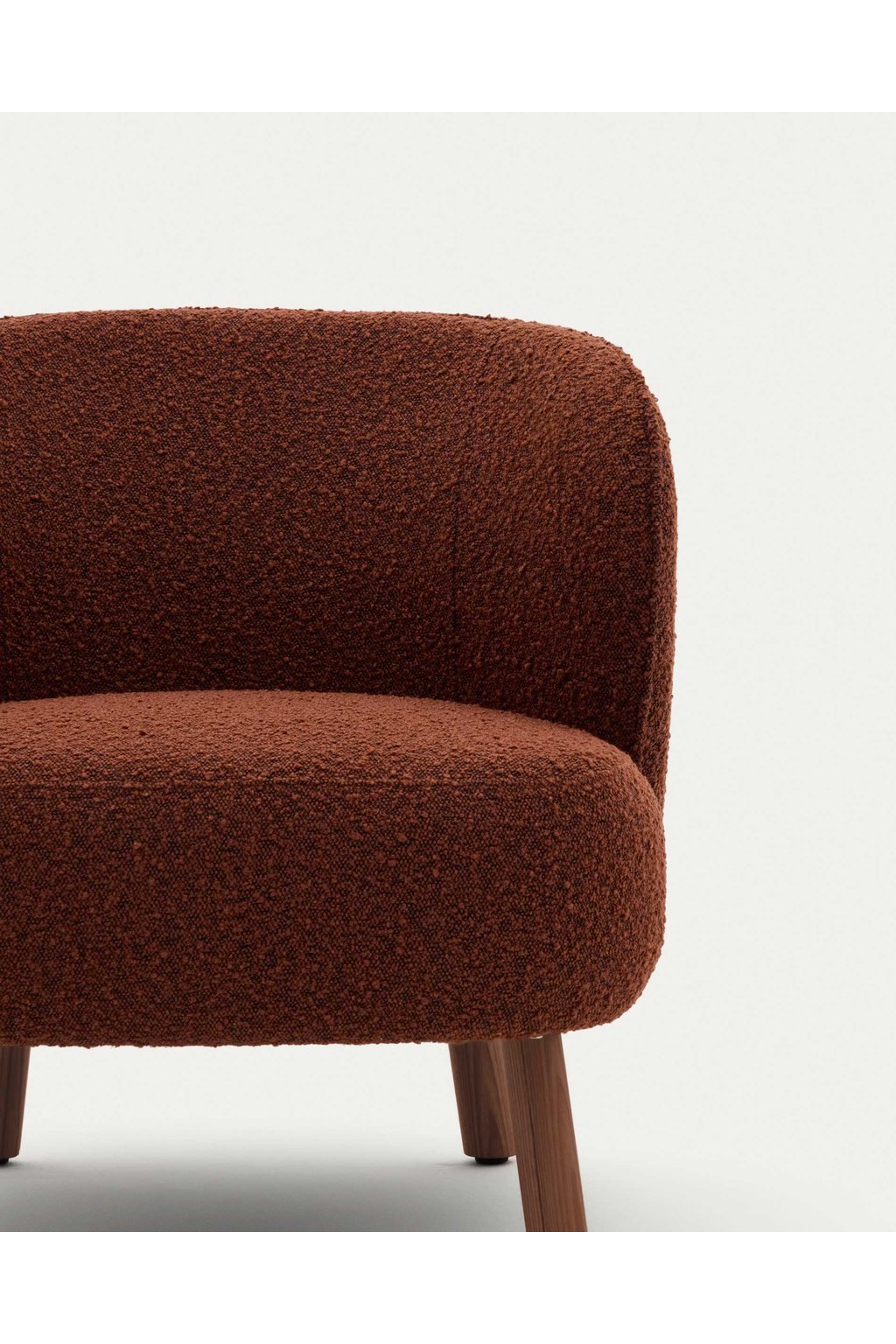 Ulit Boucle Walnut Kreslo 2 Ulit Boucle Walnut Kreslo – Obrázok 2